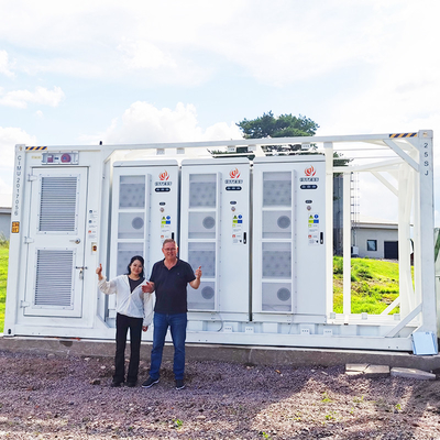 بطارية LiFePO4 حاوية تخزين الطاقة 1MWh حل لتحقيق الاستقرار في شبكة الطاقة